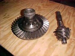 9_inch_FORD_Carrier_and_Ring_Pinion_1_.JPG