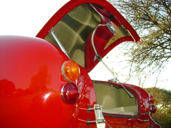 Stainless Boot Lining with Gas Shocks