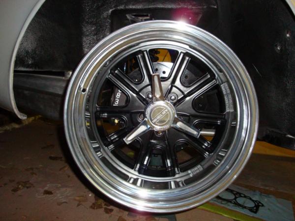 427 wheels with black center