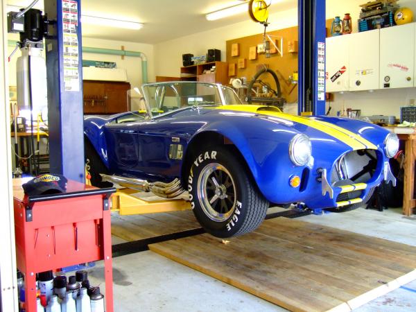 cobra garage 019