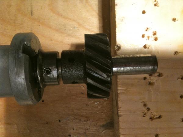 Lower half of C5AF-E distributor