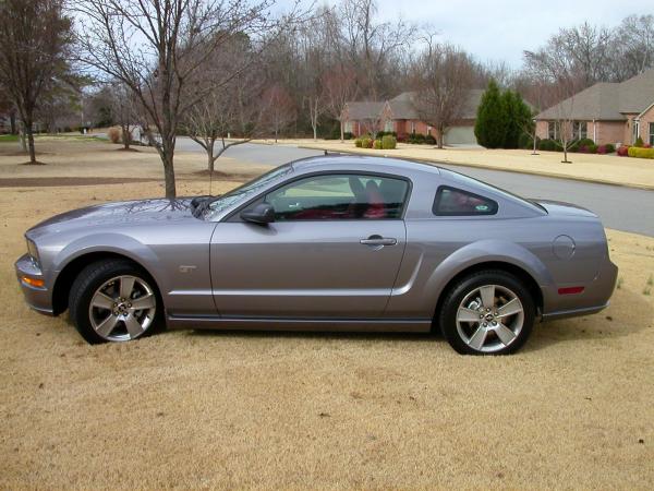 Dwight's 06 Mustang GT