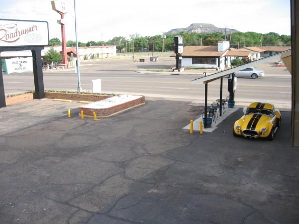 5642 Rt 66 at Tucumcari 4-26-15 (at the Roadrunner Motel on Route 66)