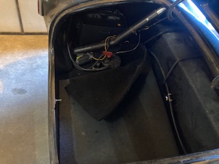 Trunk / 12V Battery