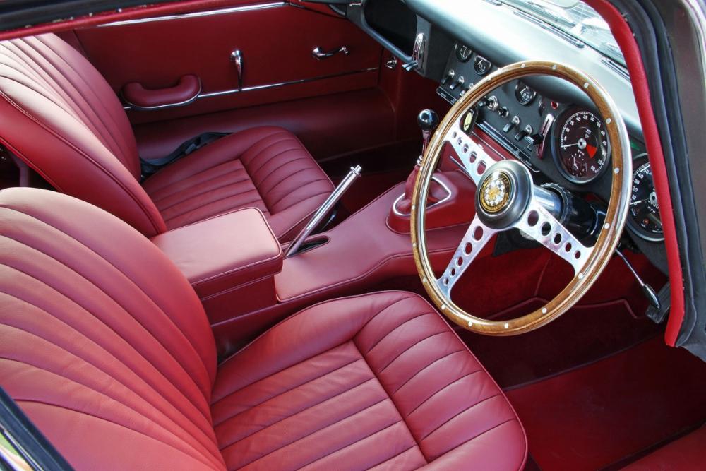 Jaguar E Type S1 seats 2
