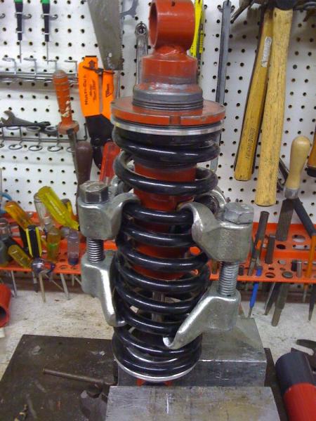 If you could zoom in you would see all the thrust  bearing parts with a little more clarity.