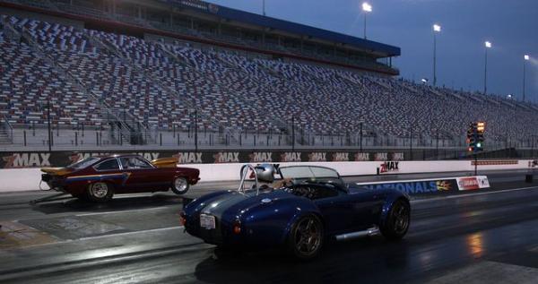 zmax dragway knife at a gun fight