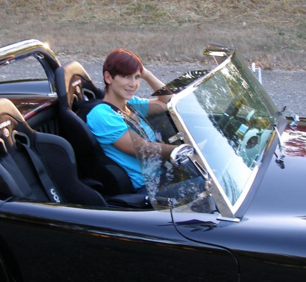 sheila001 yes she dyed her hair to mach the stripe on the car
