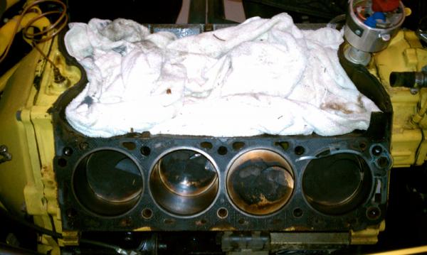 Down to the shortblock. It only has 4000 miles on it so everything still looks pretty good.