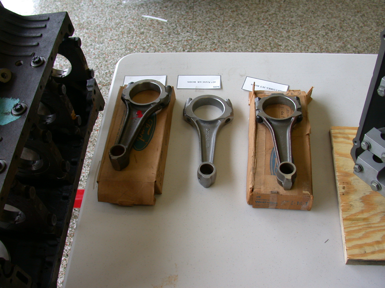 14095Cobra_Build_002