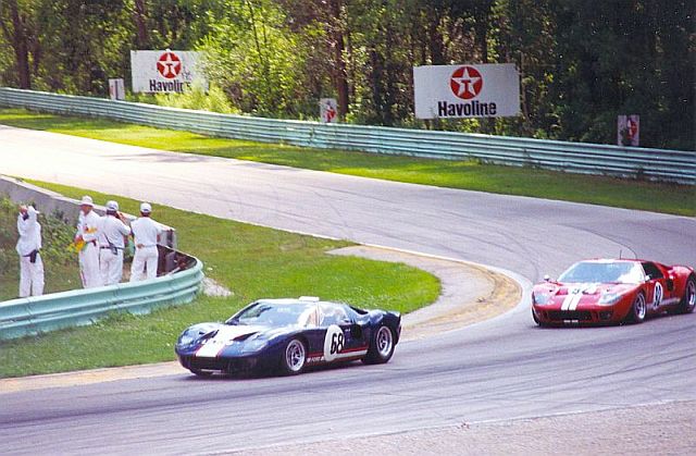 19356GT40_pair