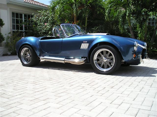 24022SS_Cobra_at_home_008