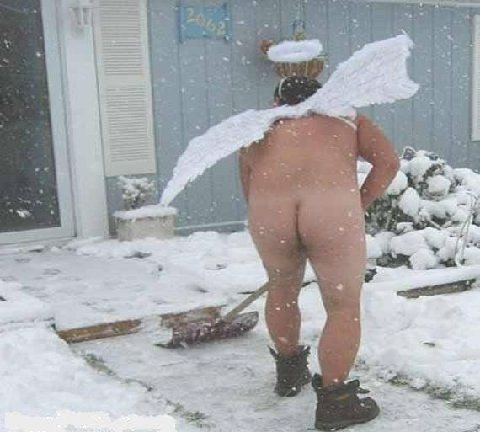 Nude_Shoveling
