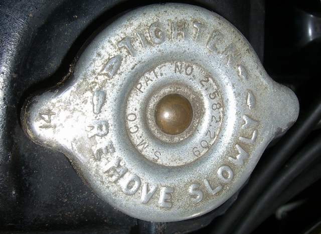 Original_Cobra_Radiator_Cap