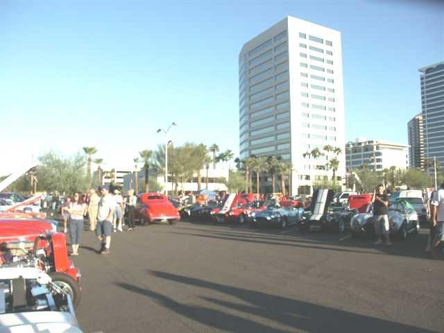 10615crowds_arriving