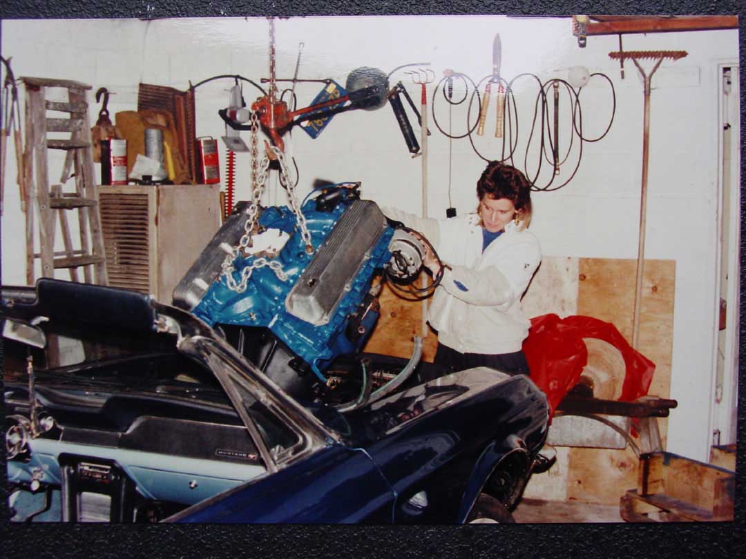 11078Cheryl_installing_mustang429