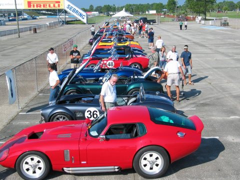 11446Cobra_s_at_Sebring_Historic_Fall_Classic_2005-31