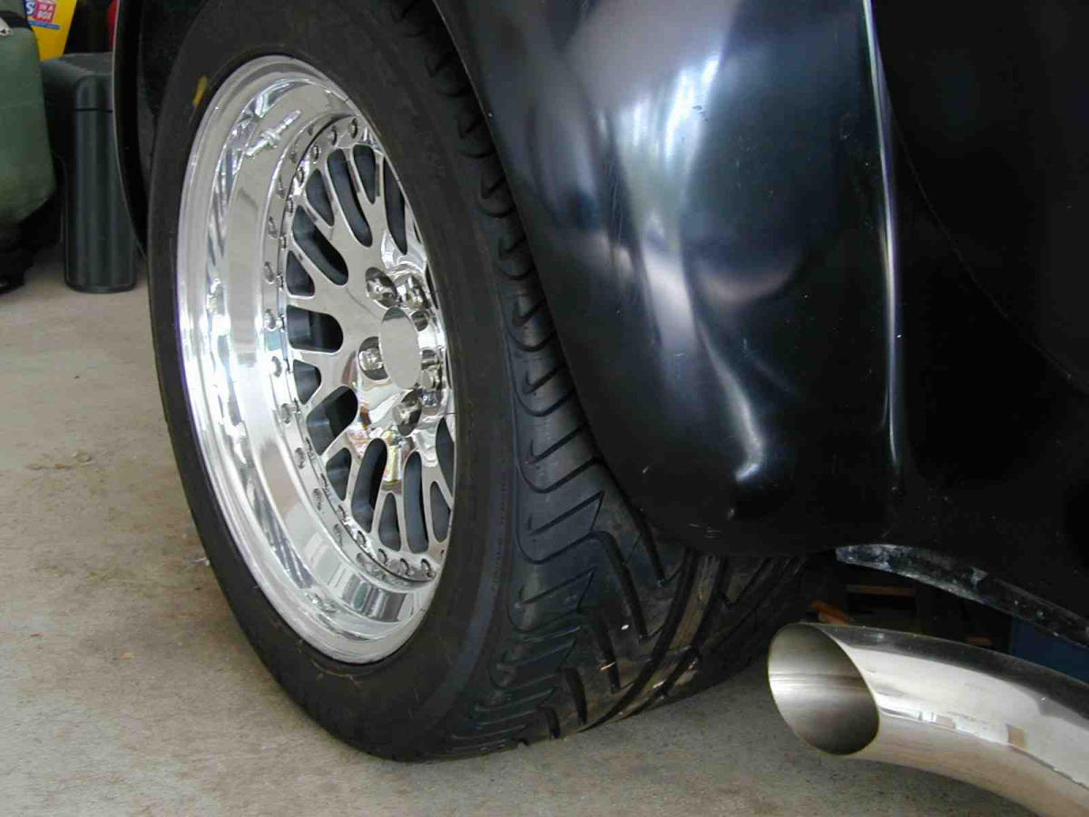 11568RearWheelCloseup