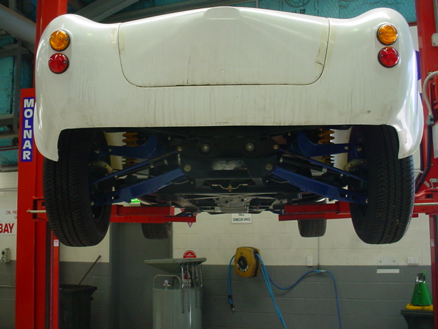 14064Under_rear_of_car