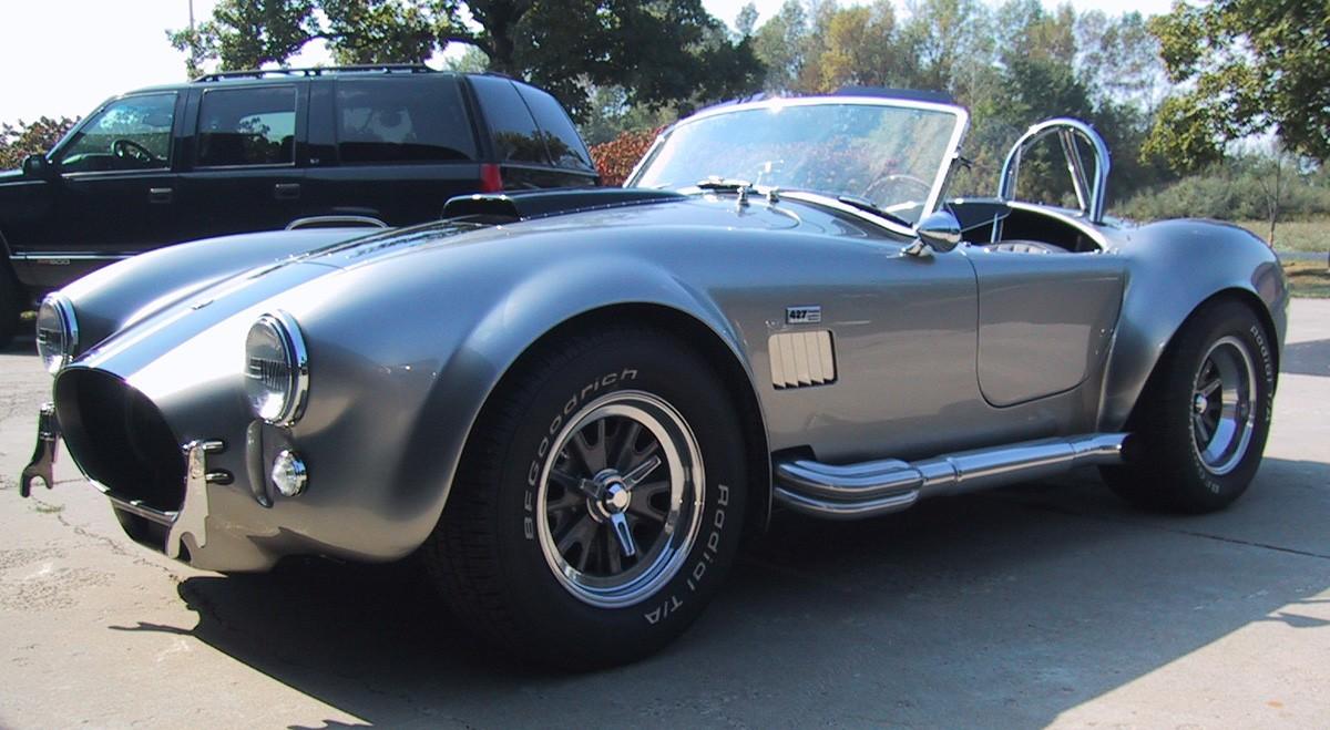 14684cobrasideview520