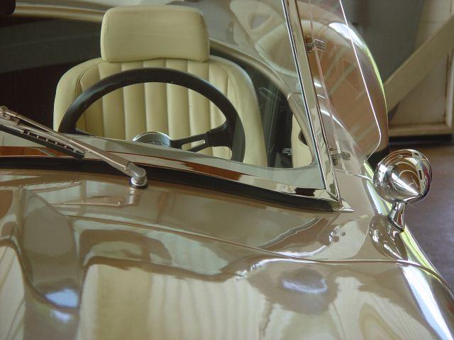 14974175-50picture_175