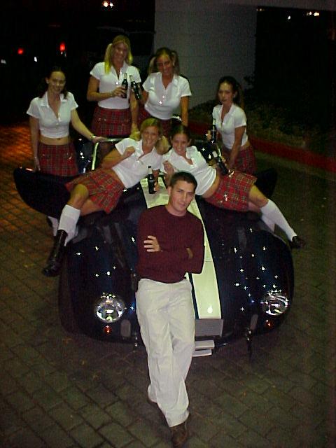 17199car_and_guniesss