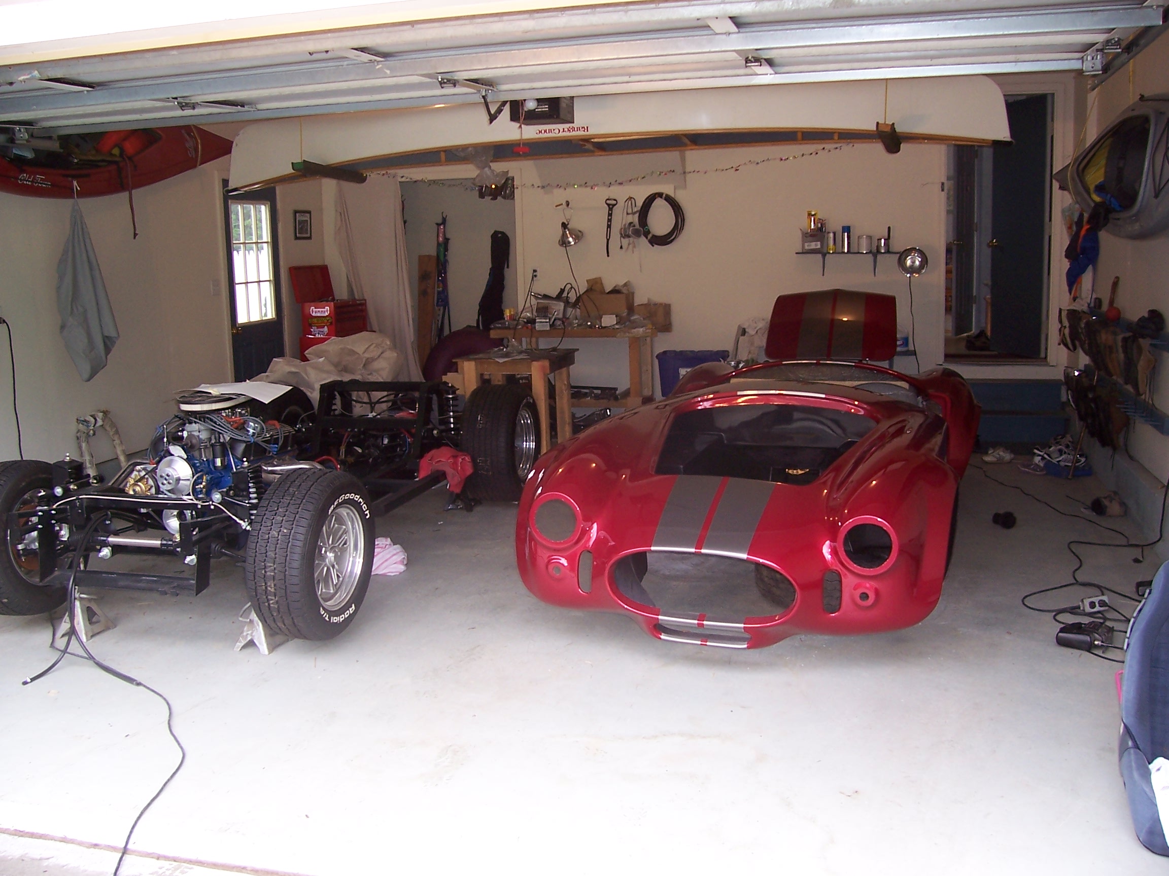 17281cobra_BUSY_GARAGE