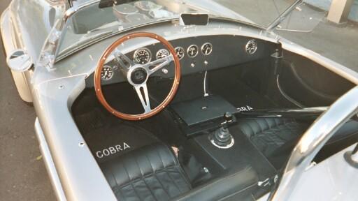 18072cobra_interior