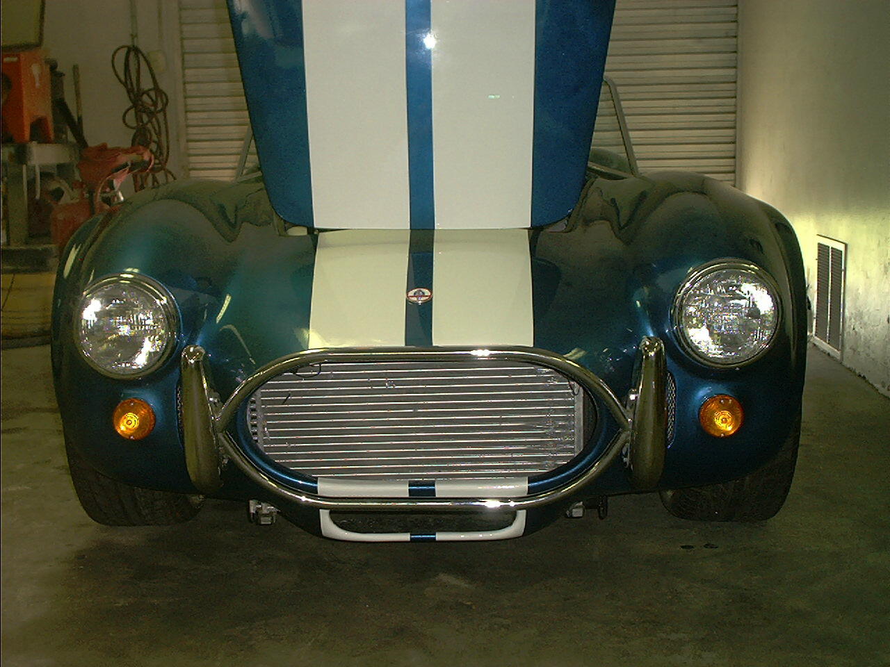 18529Fornt_with_hood_up