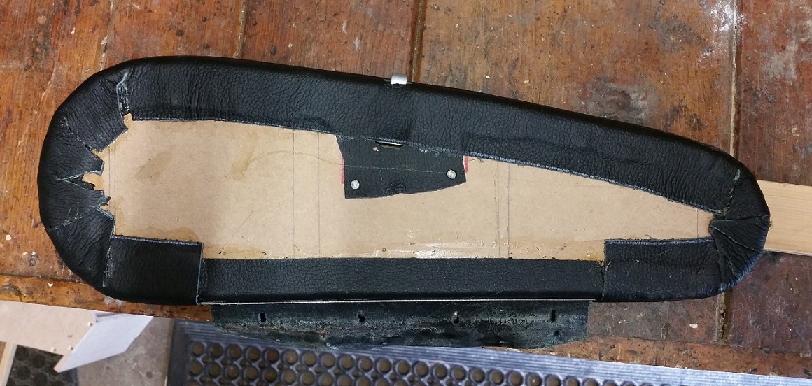 20190725_gbox_lid_rear_leather