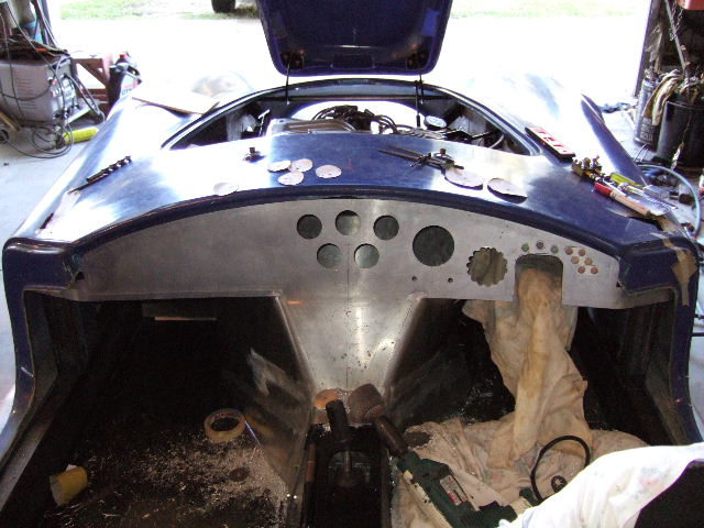 20893Dash_hole_cutting