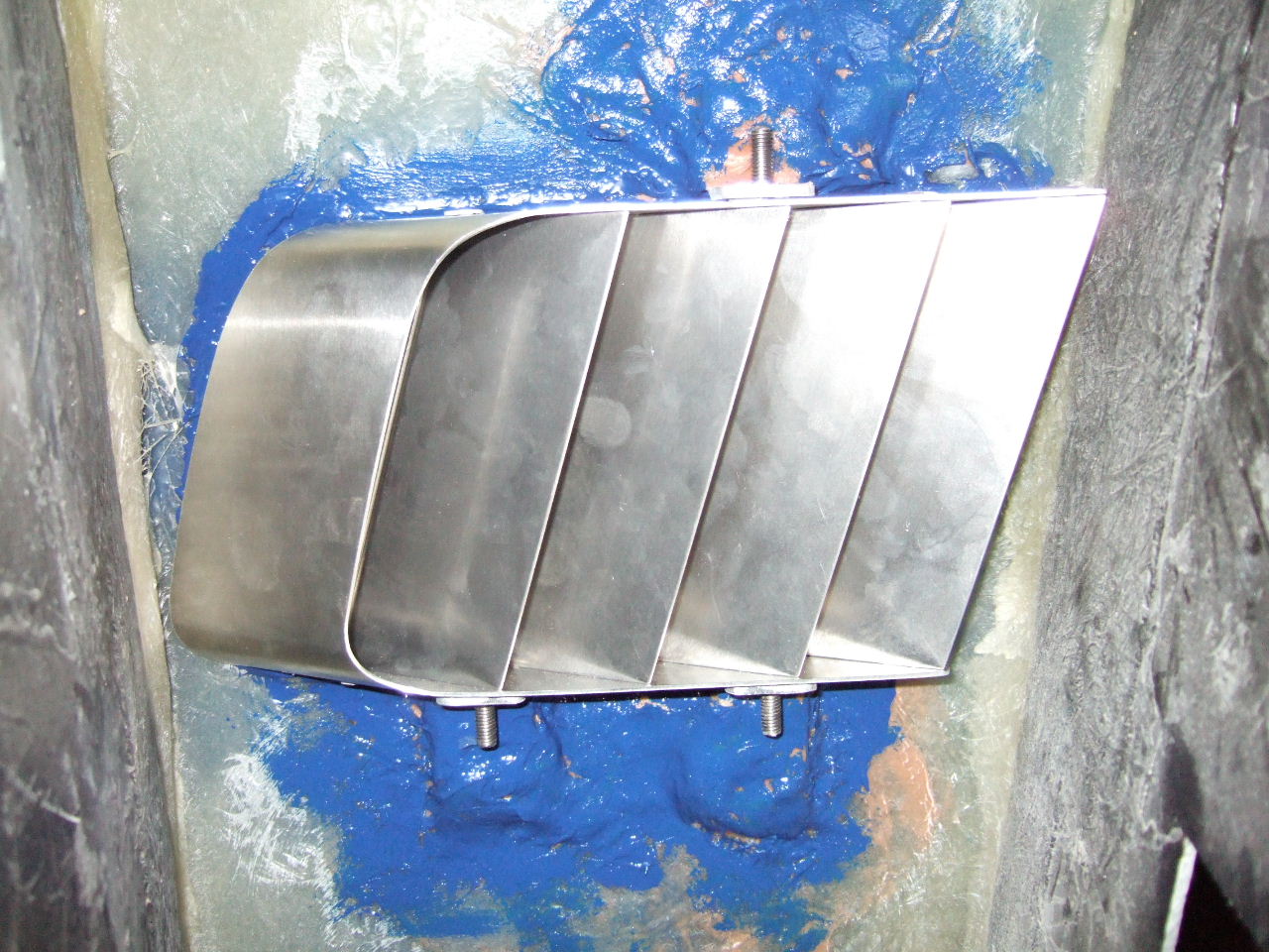 20893Side_Vent_inside_