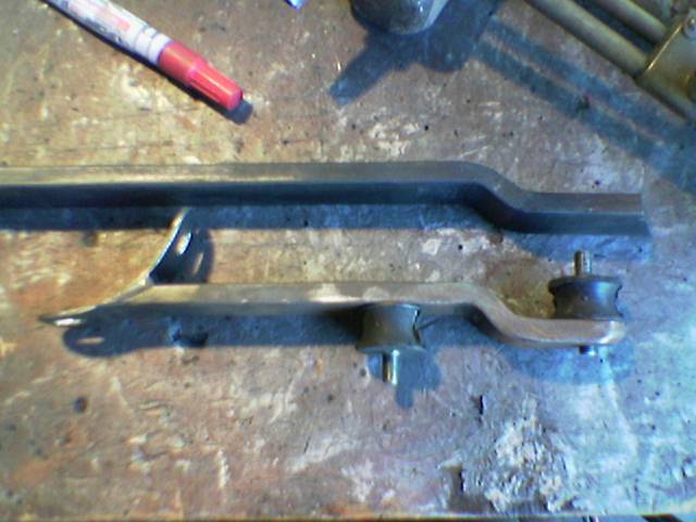 20893fabricating_side_pipe_monuts