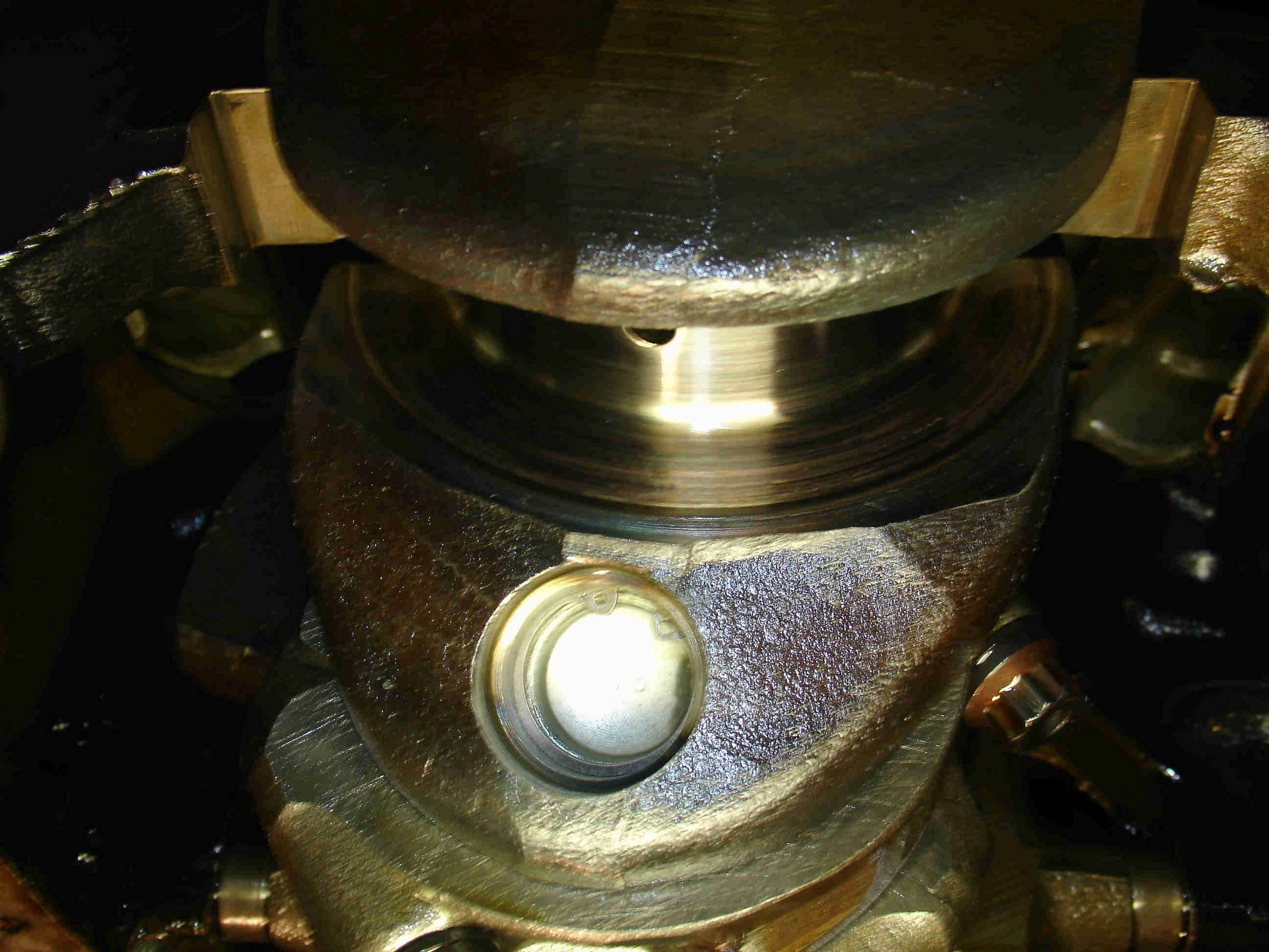 21218Engine_rear_crank_thrust_face