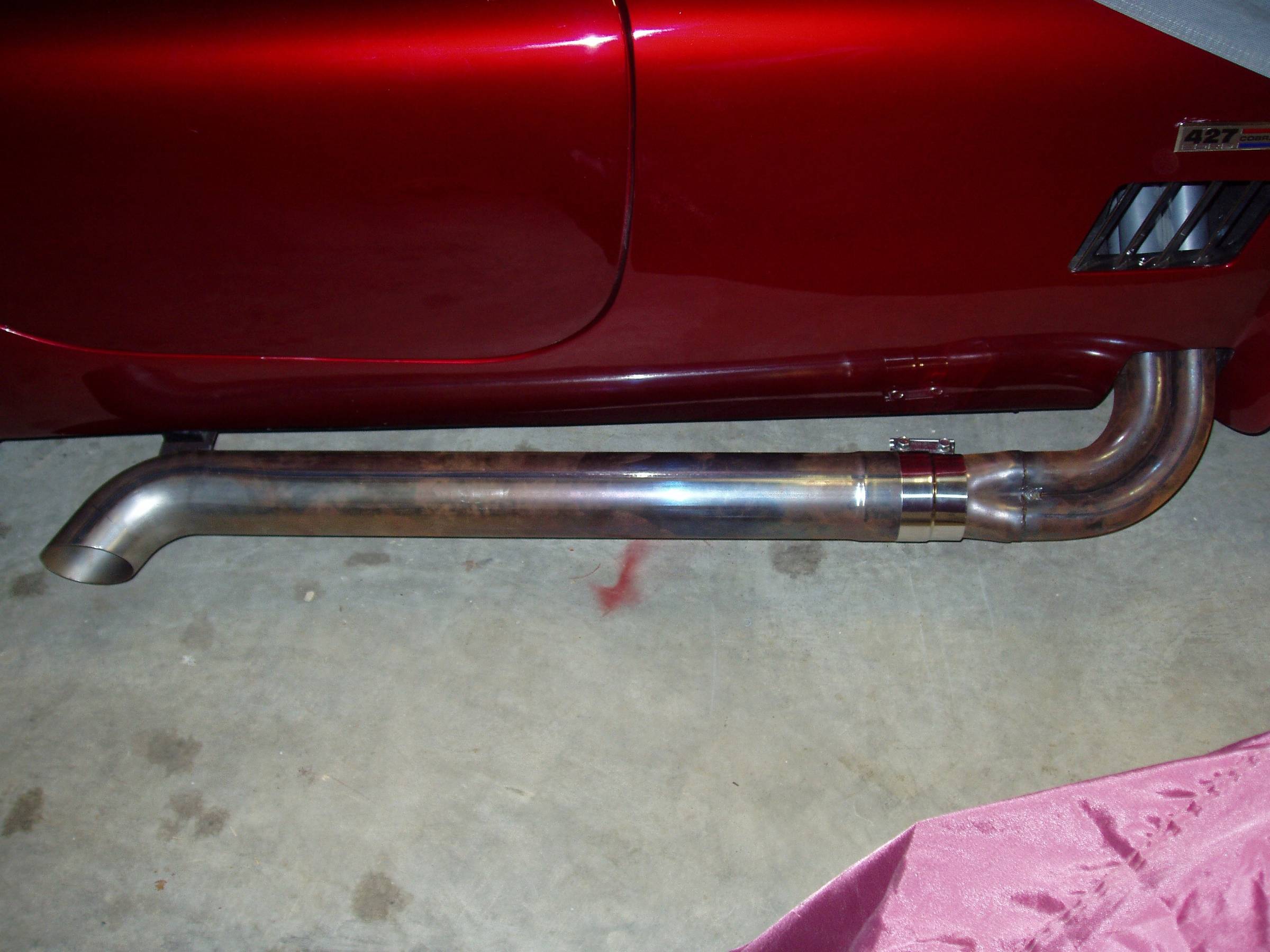 21610Cobra_sidepipes_pass_side