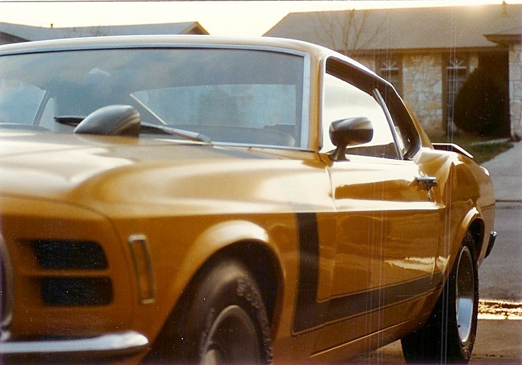 21666hood_tach004