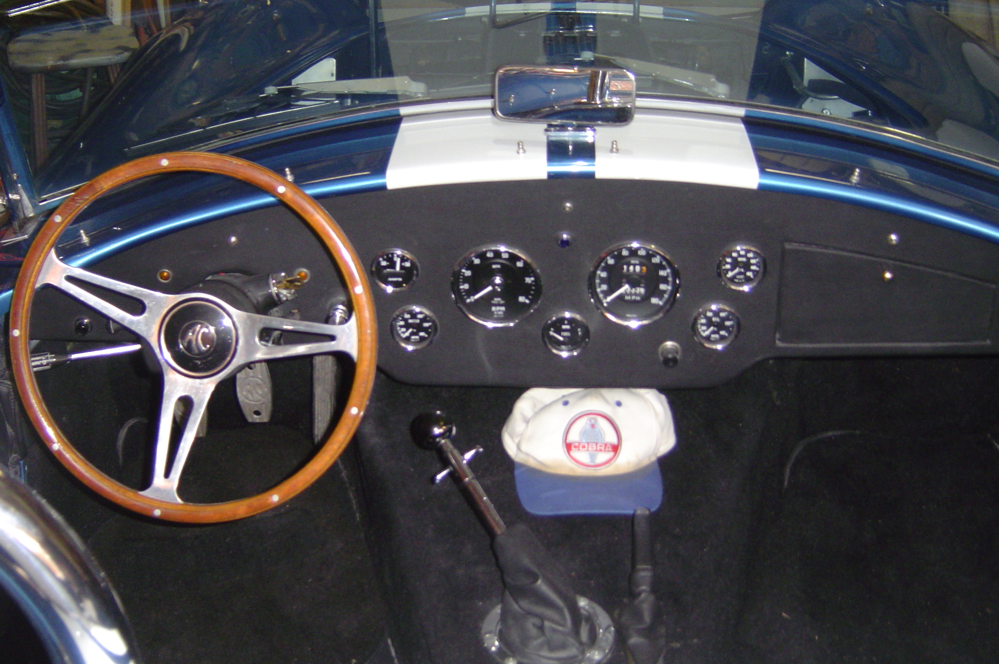 21856CobraInterior_11-21-04