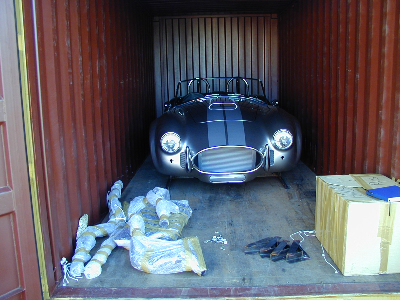 22779Richards_car_001