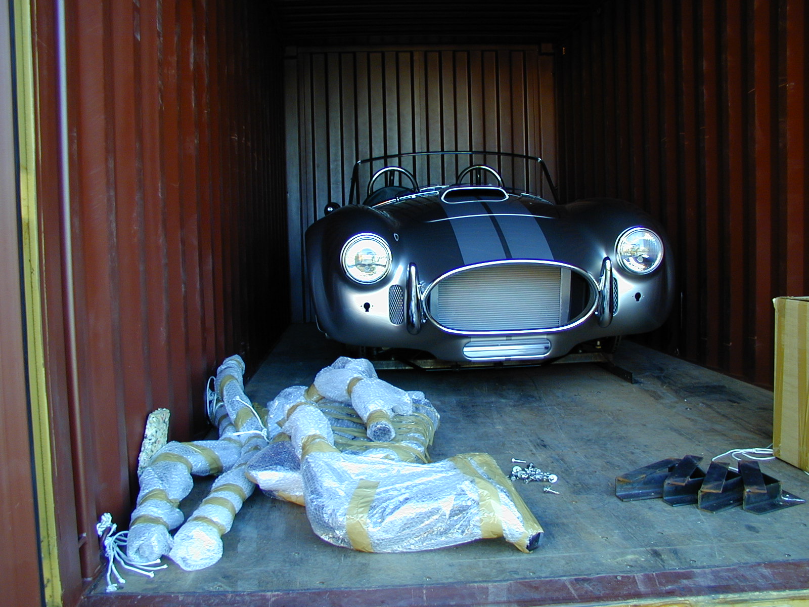 22779Richards_car_002