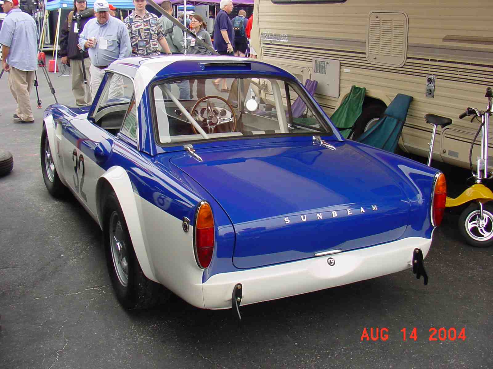 9501Monterey_Historics_14AUG04_055a