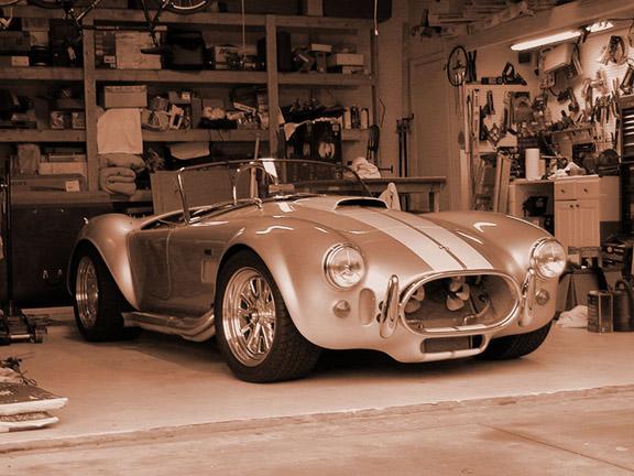 9574cobra-garage-colorized-smal