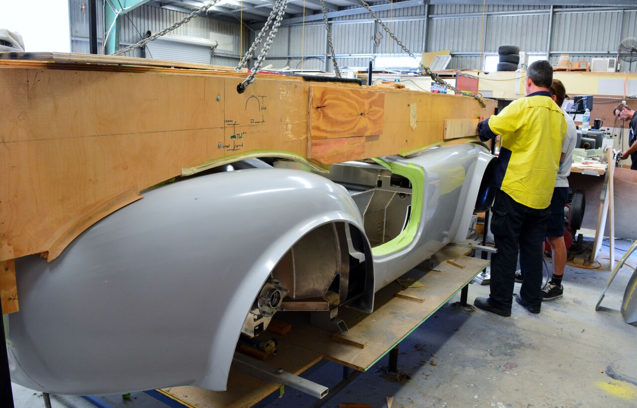 AP2289_fender_trimming_body_right_31