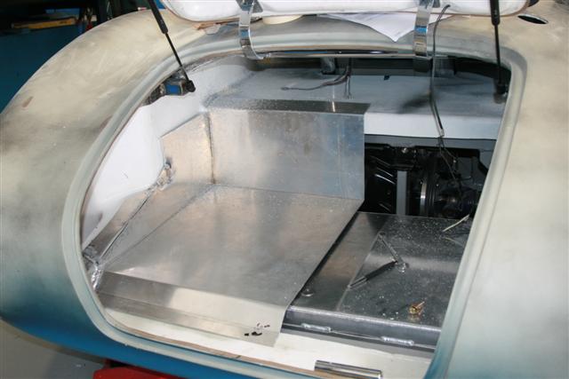 Aluminium_floor_going_into_Cobra_Small_