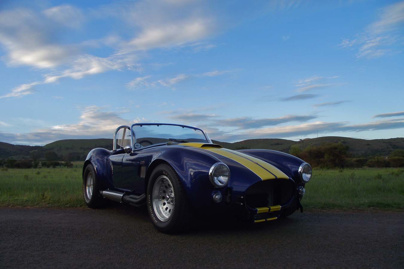 Blue_with_yellow_stripes