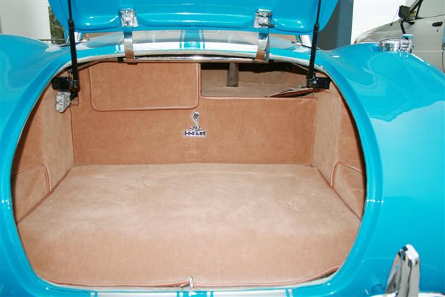 Boot_upholstered_in_English_Wilton_Carpet_Small_