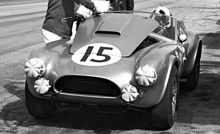 Cobra_289_FIA_CSX2260_Daytona_1964