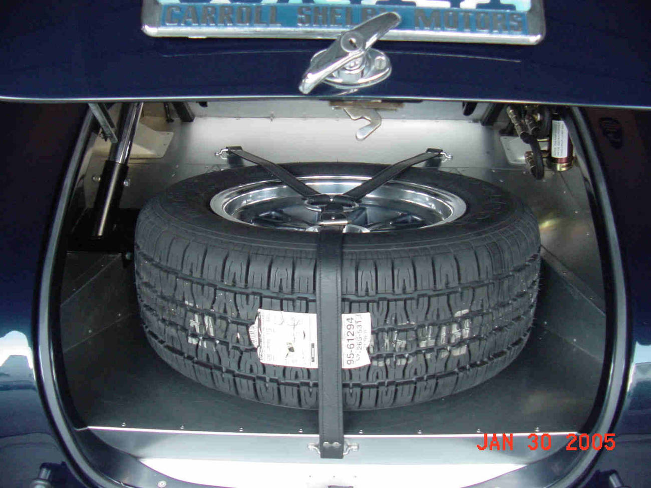 Cobra_Spare_Tire_Kit_005_2_