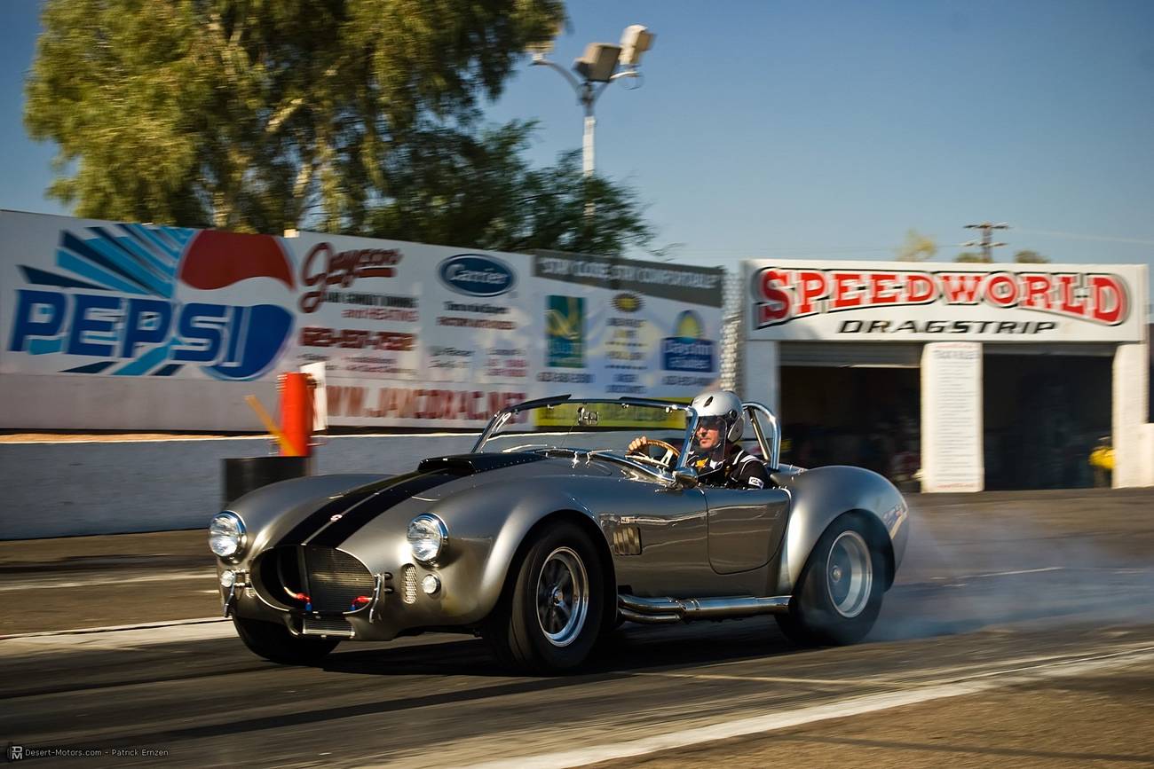 Cobra_Superformance_2040_drags