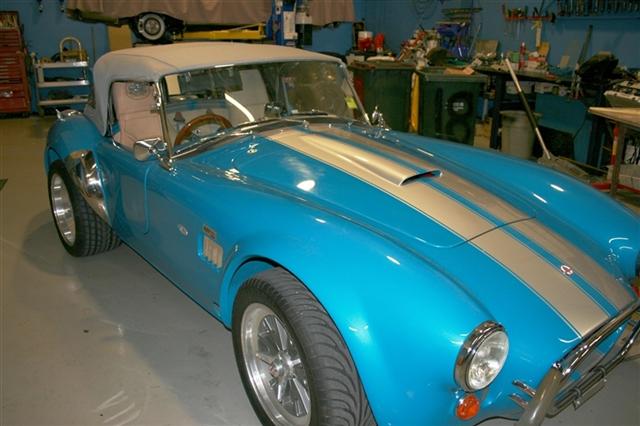 Cobra_roof_from_front_Small_