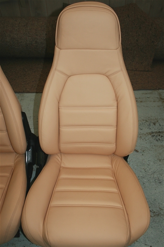 Cobra_seats_trimmed_in_leather_